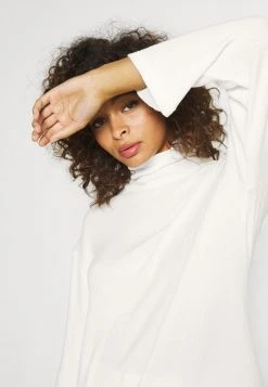 Anna Field SET - Pijama - Off-white, Mujer -LuxeTrend Ventas 15c7f3dc0c604ee8b5649643442027f5