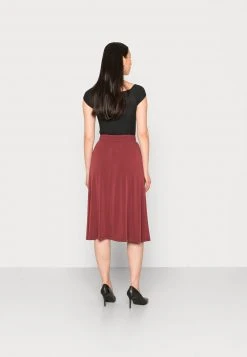 Anna Field Falda Plisada - Dark Red, Mujer -LuxeTrend Ventas 737d9759f3c74205bc8a920e9d906133