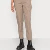 Anna Field Pantalones Chinos - Taupe, Mujer 1 Anna Field Pantalones Chinos - Taupe, Mujer -LuxeTrend Ventas c29e38995252478bae3f45f5ada6257d