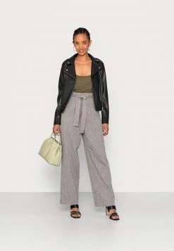 Anna Field Top - Khaki, Mujer 8 Anna Field Top - Khaki, Mujer -LuxeTrend Ventas dd1c1228919e4c78a8ce488e46b23460