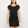 Anna Field Camiseta Básica - Black, Mujer -LuxeTrend Ventas e5e289c7b0c24540b6c9e2e57a7024dd