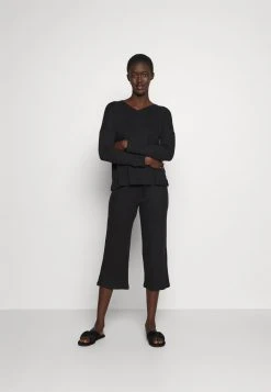 Anna Field SET - Pijama - Black, Mujer 9 Anna Field SET - Pijama - Black, Mujer -LuxeTrend Ventas f13df67403444e2f9861756e2d68e47d